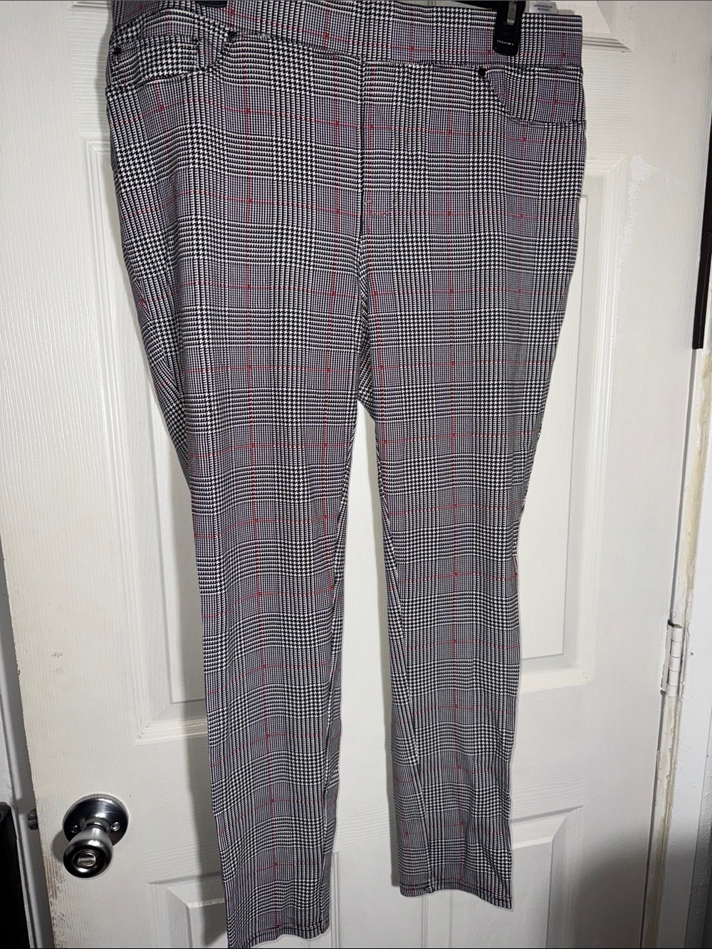 Seven7 Women's Black & White Glen Plaid Leggings with Red Windowpane
